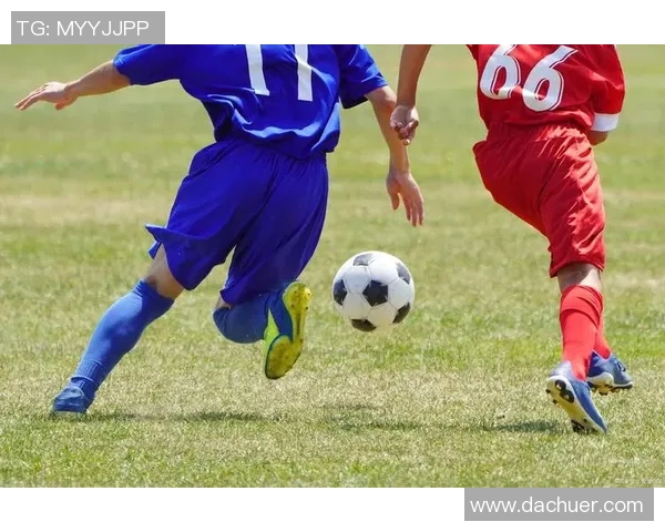 足球球星精湛控球技巧展现赛场智慧与艺术魅力